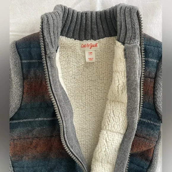 Set to two Cat & Jack jackets both size 12 months - Picture 6 of 6